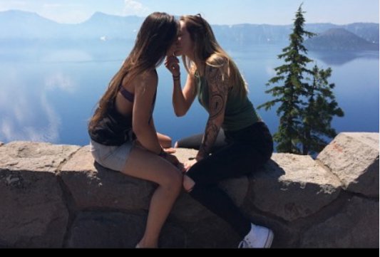 
<span>Canadá, uno de los destinos preferidos por viajeras lesbianas</span>
