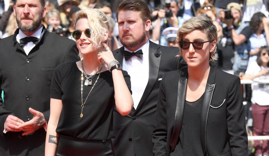 kristen-stewart-y-alicia-cargile-en-cannes