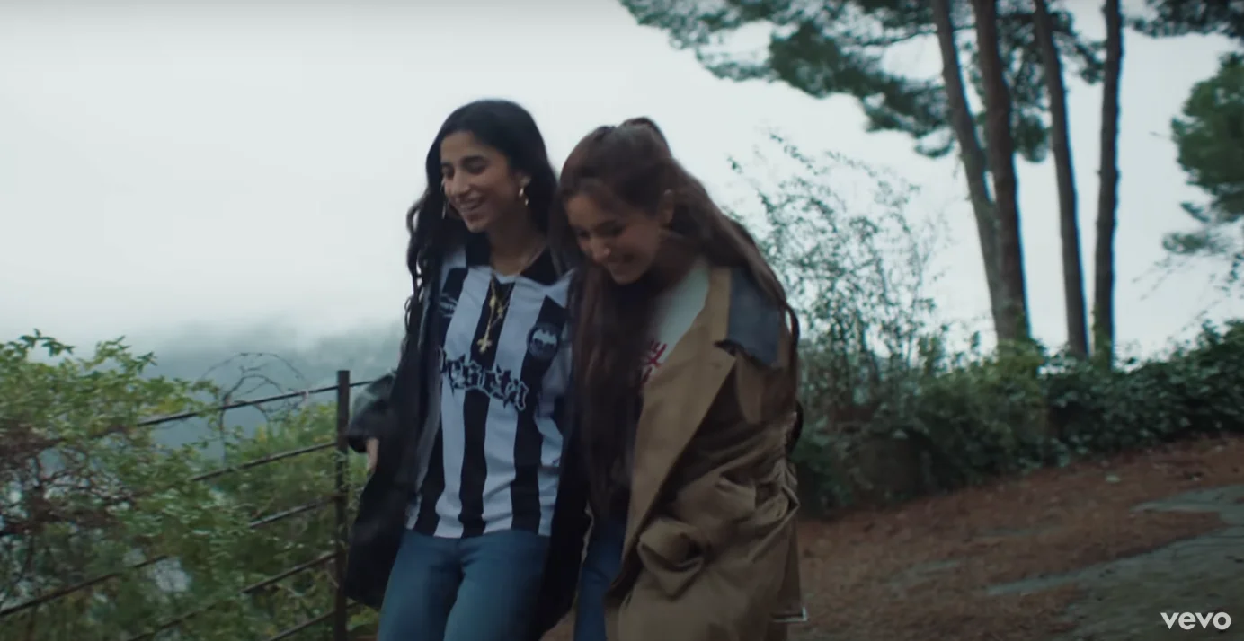 Carolina Yuste, la reina del nuevo videoclip lésbico de Lola Índigo