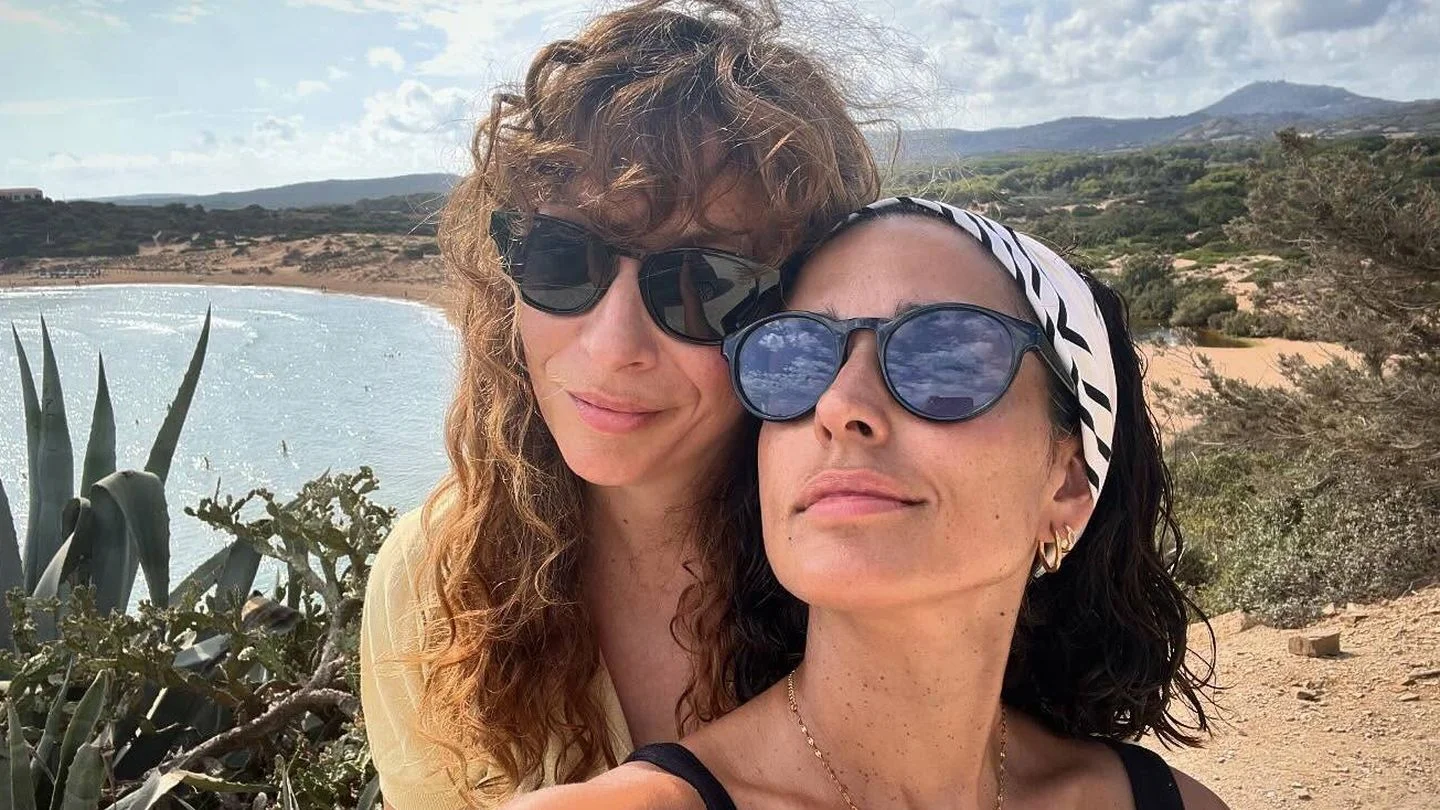 Inma Cuesta y Ángeles Maeso se casan en un gesto simbólico por el amor libre