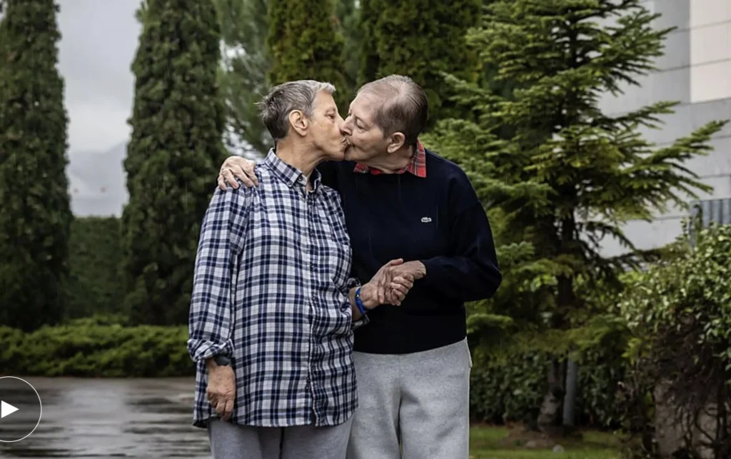 Carmen y Begoña, enamoradas en una residencia
