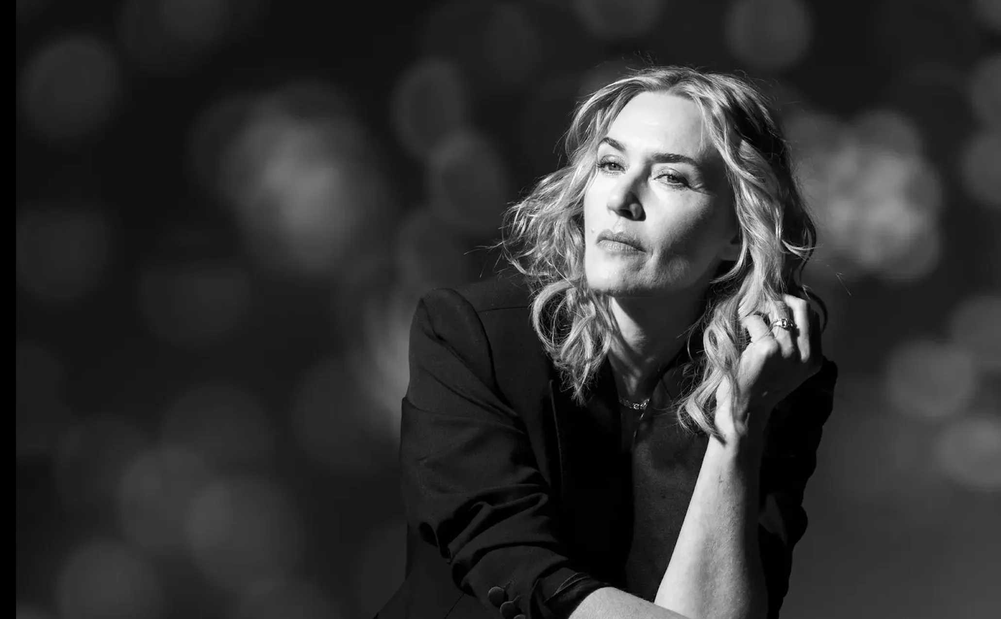 Kate Winslet comparte sus primeras experiencias íntimas con mujeres: una mirada íntima y sin etiquetas