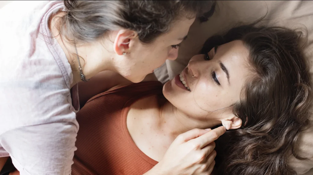 LELO Boomerang y un estudio sobre la vida íntima de las lesbianas en España