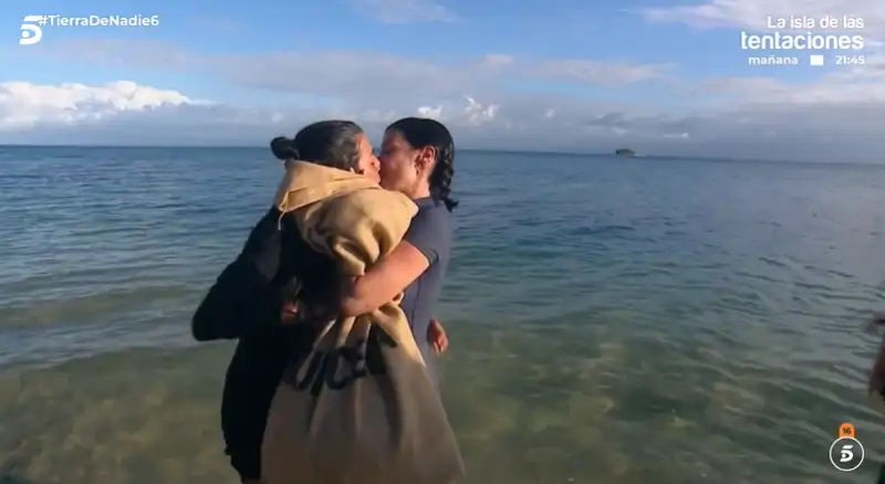 Dulceida y Alba se reencuentran y es yan romántico