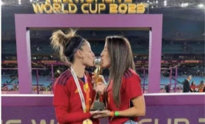 esther gonzalez y estefania cruz