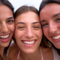 hacer amigas lesbianas en la vida adulta